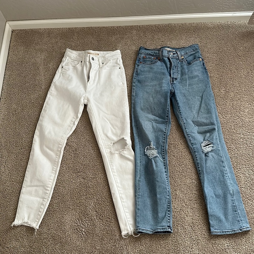 2 pairs of Levi’s jeans. Size 26